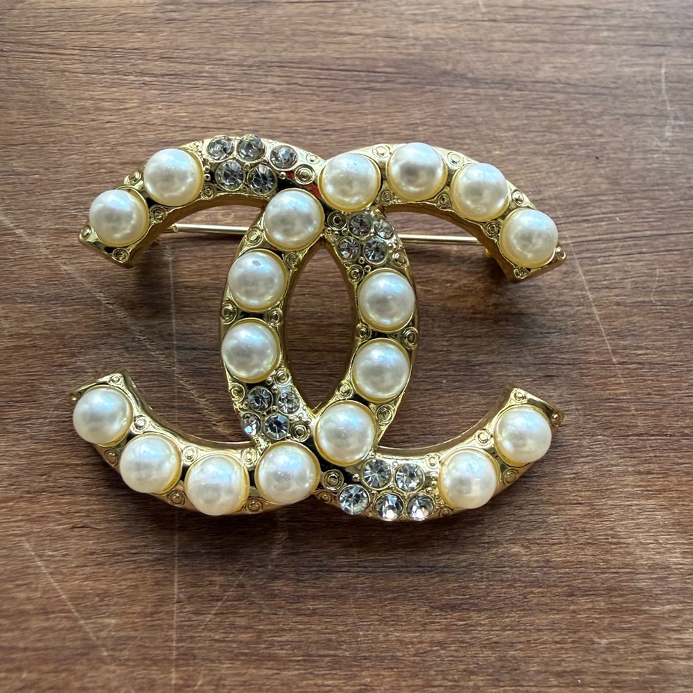 CHANEL Gold and Pearl Crystal Brooch